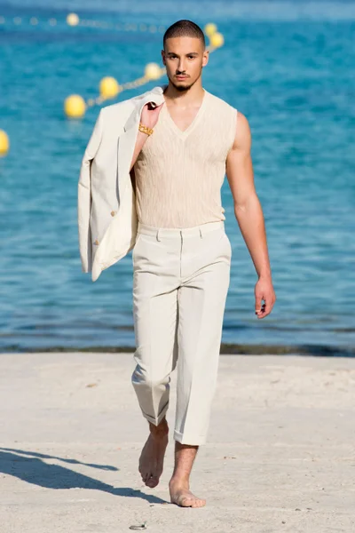 Look 21